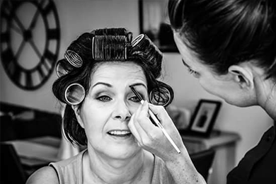 Lucy Pardoe doing Make Up